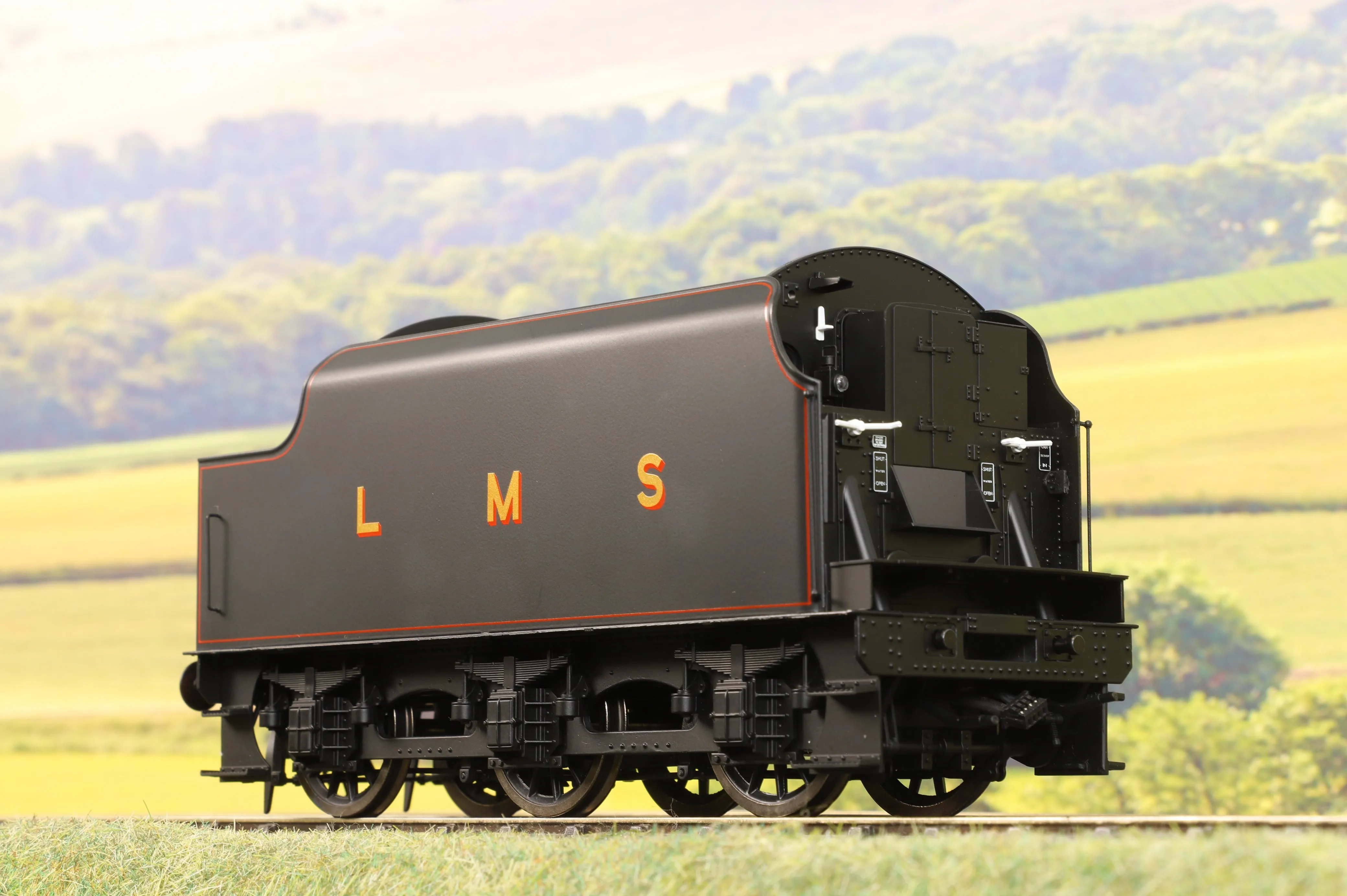 Ellis Clark Trains E1001 O Gauge Stanier Class 5 4-6-0 "Black 5", LMS Lined '5241', Welded Tender